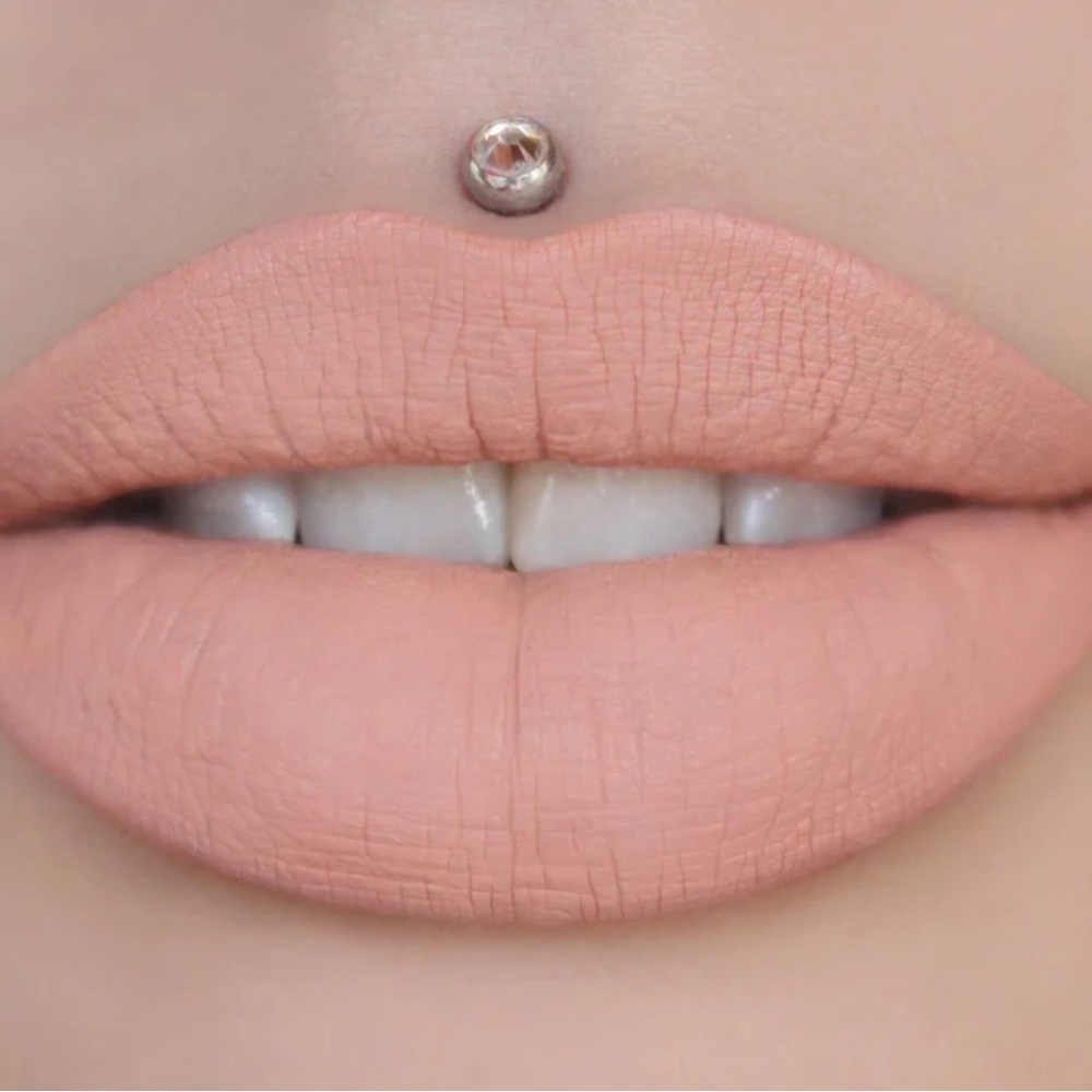 JEFFREE STAR I’m Nude (Peach Nude) Velour Liquid Lipstick